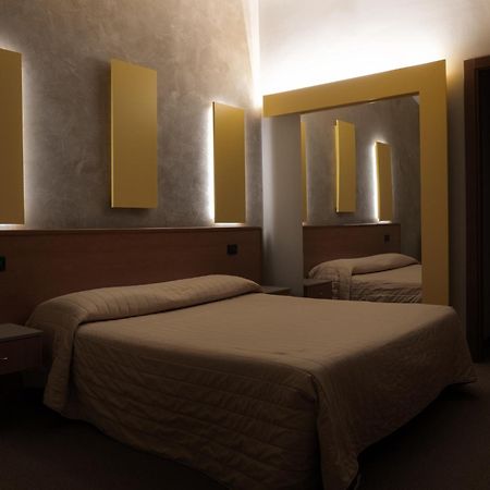 פידנצה Dealuna Motel מראה חיצוני תמונה
