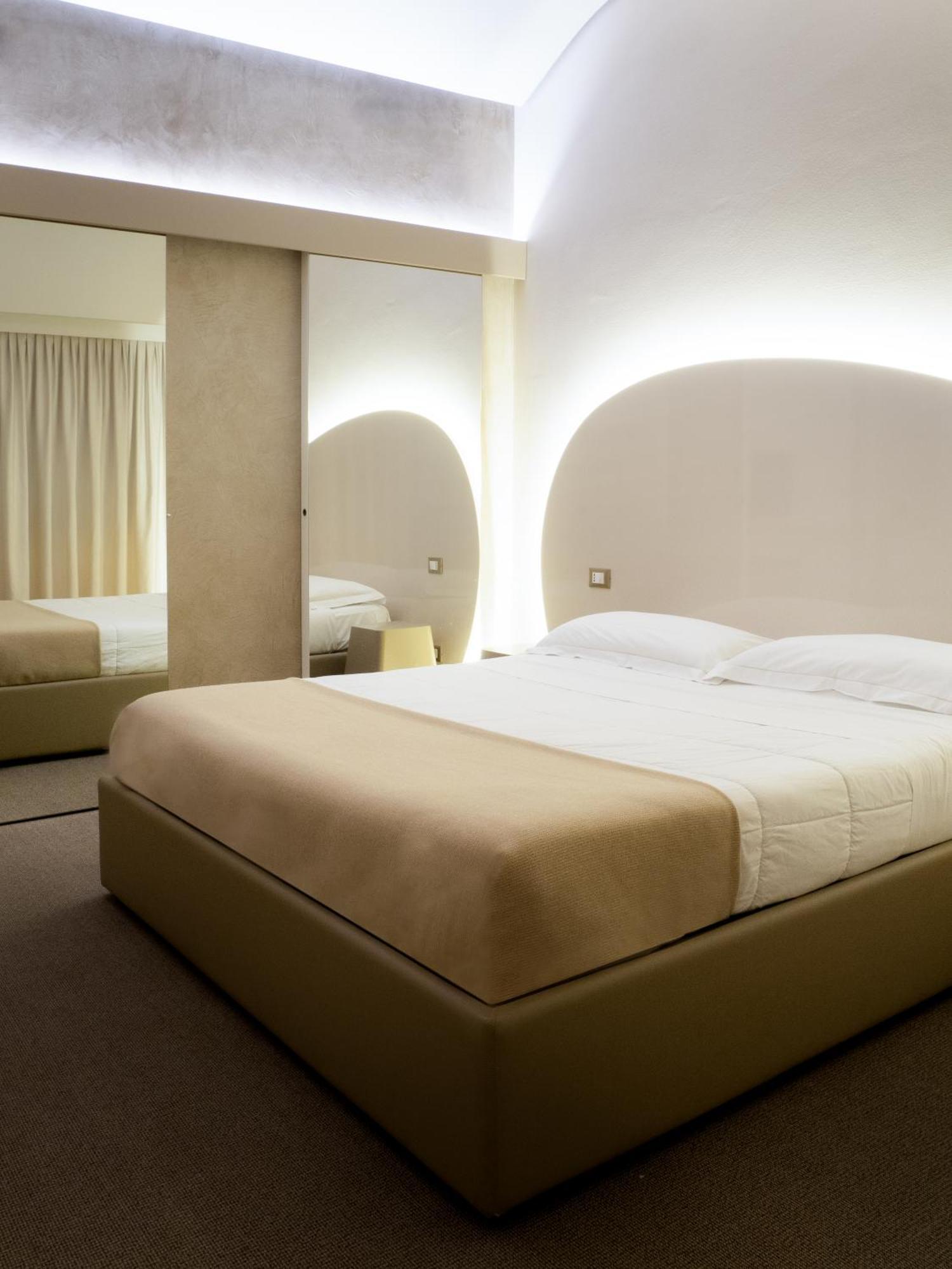 פידנצה Dealuna Motel מראה חיצוני תמונה